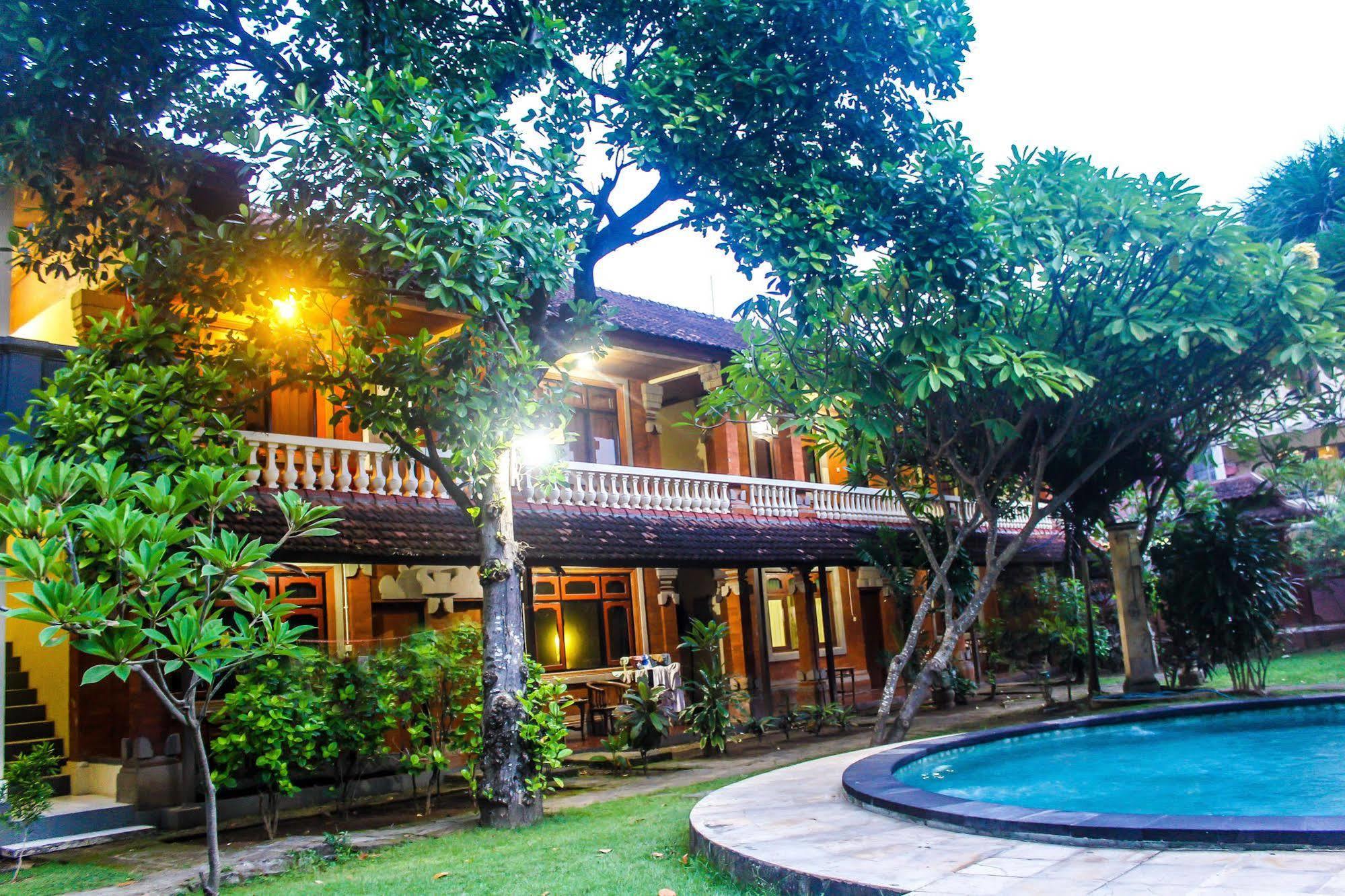 Budhi Beach Inn Kuta Lombok Exteriér fotografie