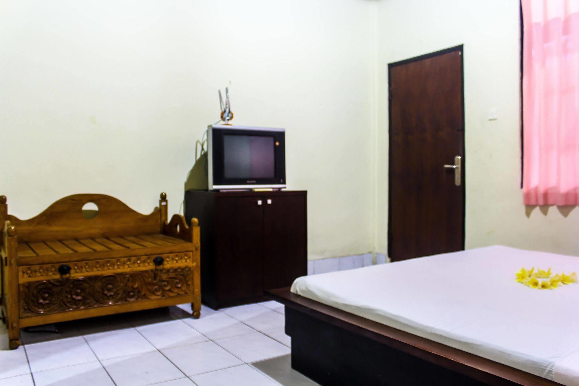 Budhi Beach Inn Kuta Lombok Exteriér fotografie