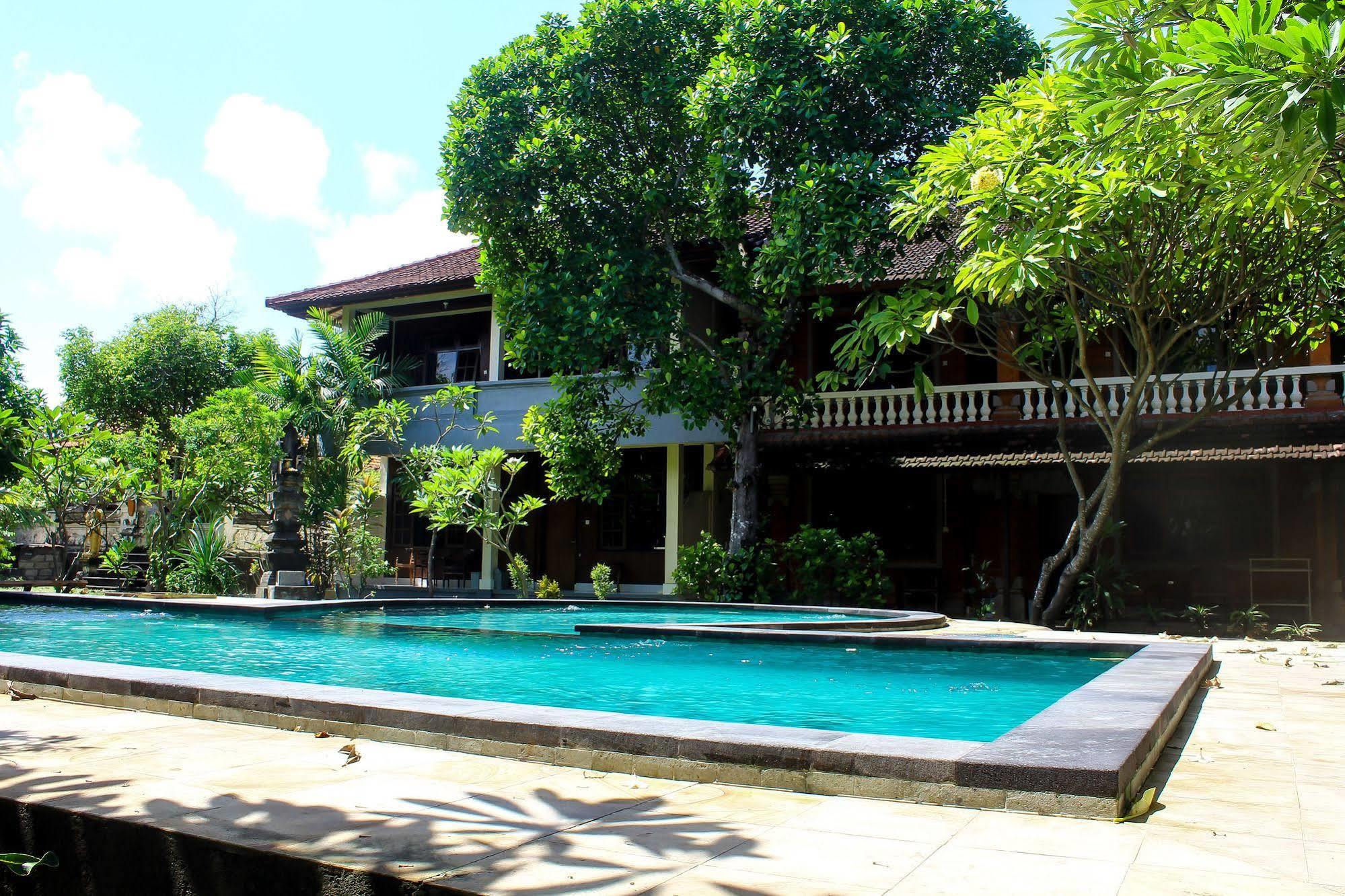 Budhi Beach Inn Kuta Lombok Exteriér fotografie