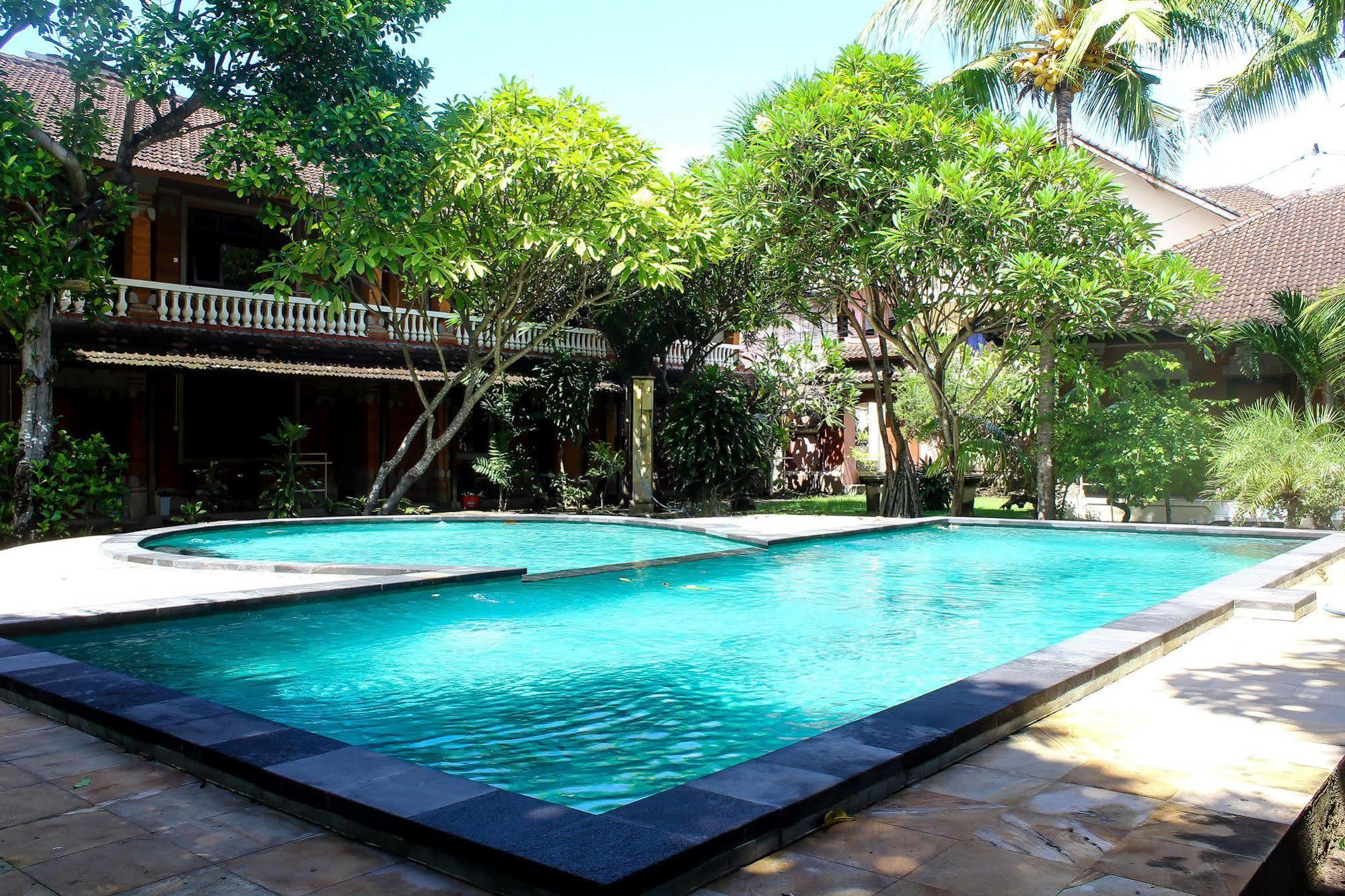 Budhi Beach Inn Kuta Lombok Exteriér fotografie