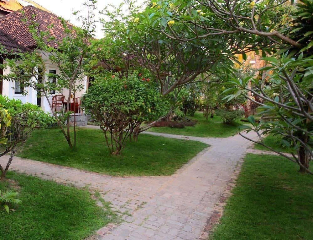 Budhi Beach Inn Kuta Lombok Exteriér fotografie